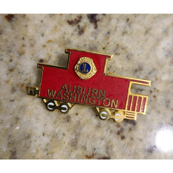 Vintage Lions Club Auburn Washington Red Train Caboose Lapel Hat Vest Pin - Picture 3 of 8